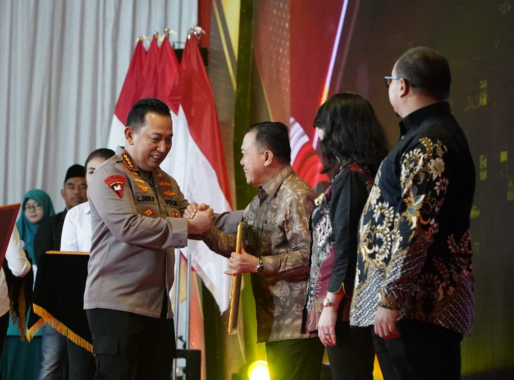 Al Haris Terima Penghargaan Kapolri: Peran Penting Gubernur Jambi dalam Pencegahan Radikalisme