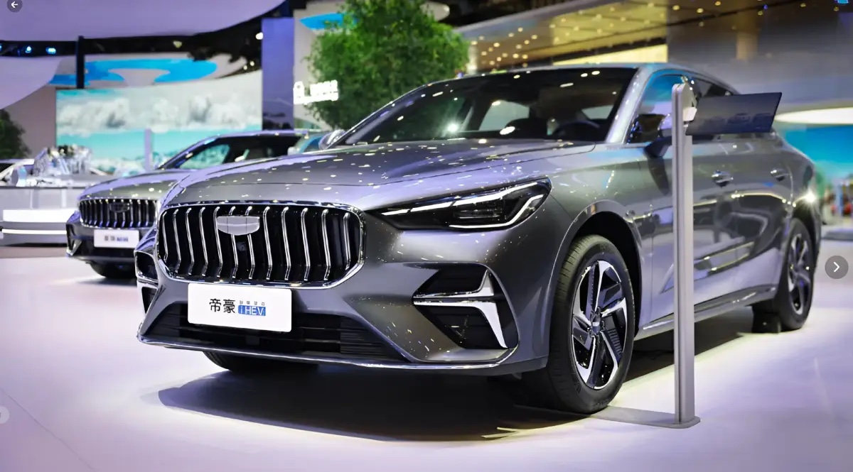 Rekor Dunia BBM Teririt: Geely Emgrand i-HEV Klaim 2,22 L/100 Km, Lebih Hemat 12% dari Prius