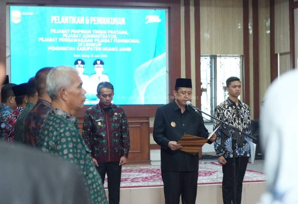 Bupati Muaro Jambi Lantik 56 Pejabat Baru, Tegaskan Komitmen Akselerasi Pembangunan Daerah