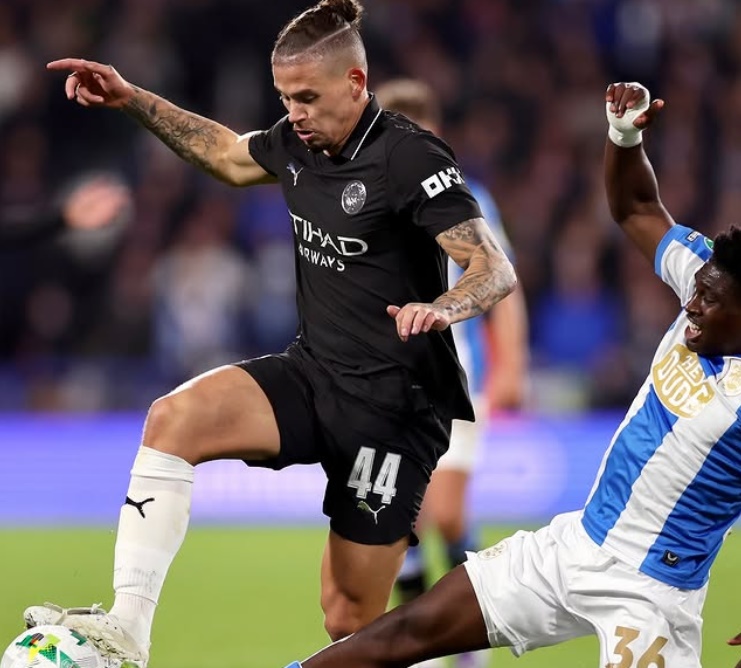 Manchester City Libas Huddersfield Town 2-0 di Carabao Cup