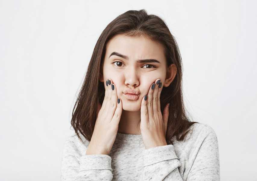 Stop Pencet Jerawat! Ini Solusi Praktis Biar Jerawat Cepat Hilang