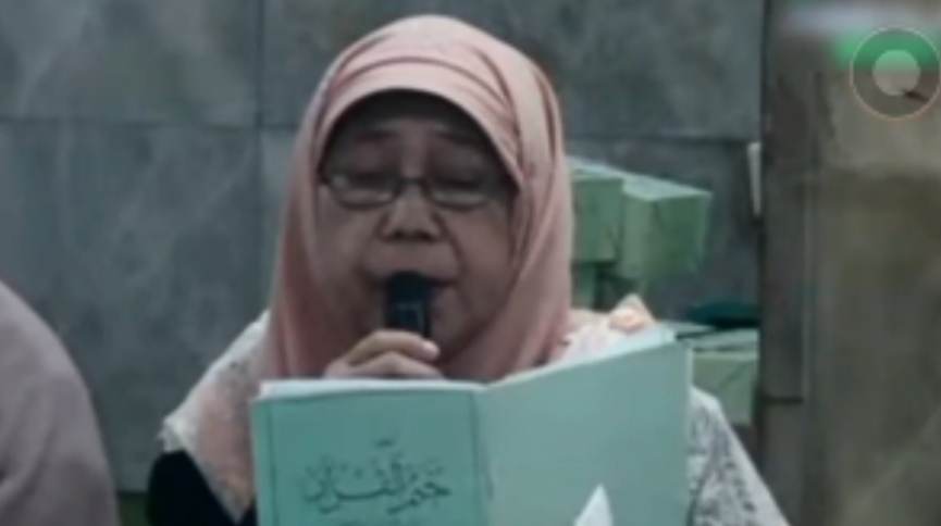 Detik-detik Ustazah Meninggal saat Pimpin Baca Alquran di Masjid Tebet Jaksel Viral di Medsos