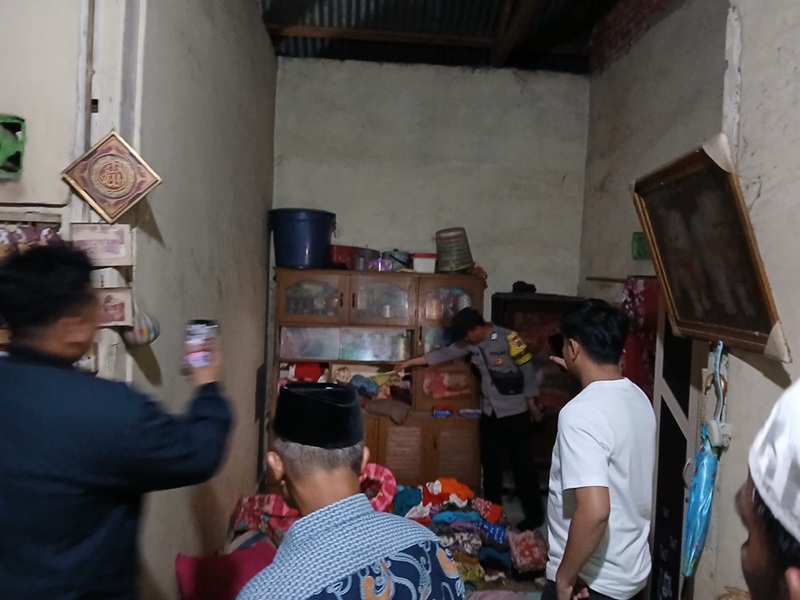 Tengah Malam Rumah Nenek Tunarungu Dibobol Perampok, Dipukul dan Dicekik Saat Tidur – Dua Cincin Emas Raib