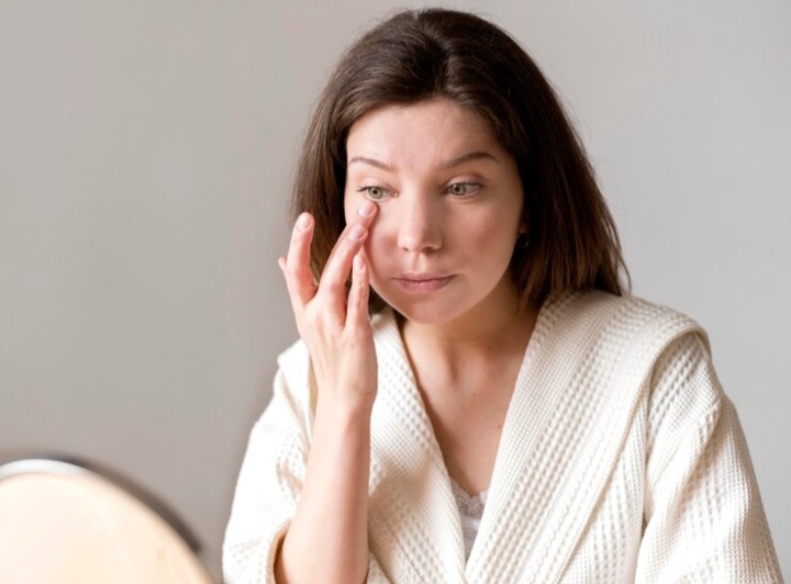 Mitos atau Fakta ! Mata Kedutan Ternyata Nggak Datangin Rezeki, Ini Alasannya Menurut Medis