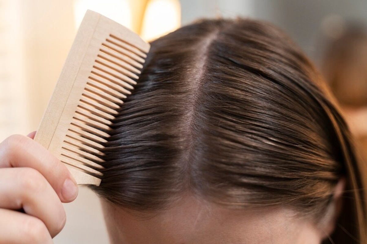 7 Tips Mengatasi Rambut Mudah Berminyak