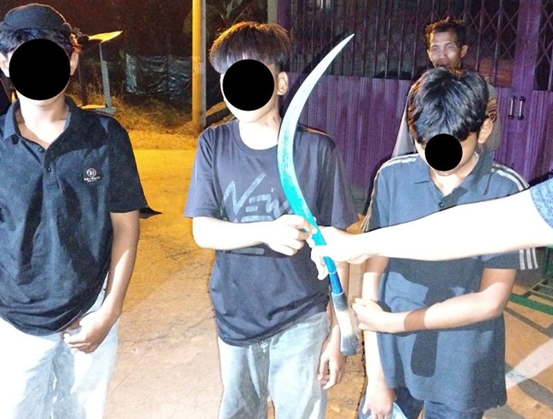 Tengah Malam Mencekam! 3 Remaja Diamankan Bawa Celurit Saat Patroli KRYD di Danau Teluk