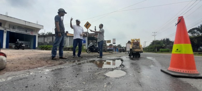 Ivan Wirata Minta Kepala BPJN VI Jambi Perbaiki Jalan Lintas Pijoan