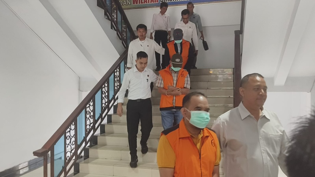 BREAKING NEWS: Mantan Kadisdik Provinsi Jambi Varial Adhi Putra Ditahan Ditreskrimsus Polda Jambi