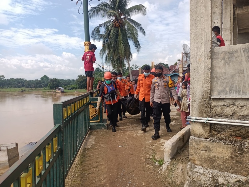 Warga Tanjung Menanti Geger dengan Penemuan Mayat di Sungai Batang Tebo Kabupaten Bungo