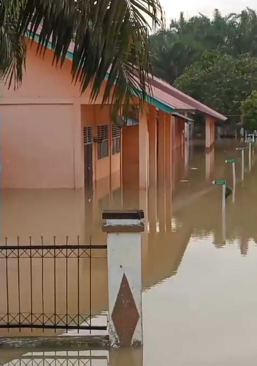 Tak Bisa Sekolah, 16 Sekolah di Kabupaten Tebo Terendam Banjir
