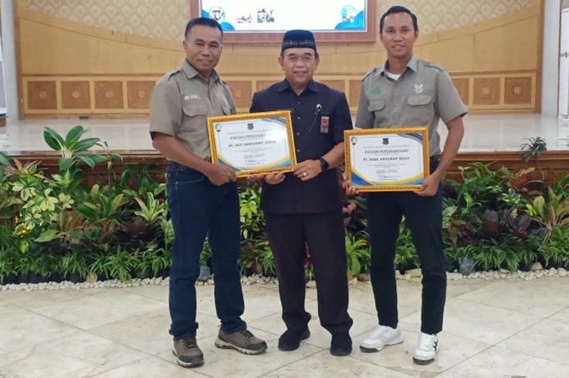 Atas Kegiatan CSR nya, 2 Unit Bisnis Asian Agri di Jambi Terima Apresiasi dari Pemkab Tanjab Barat