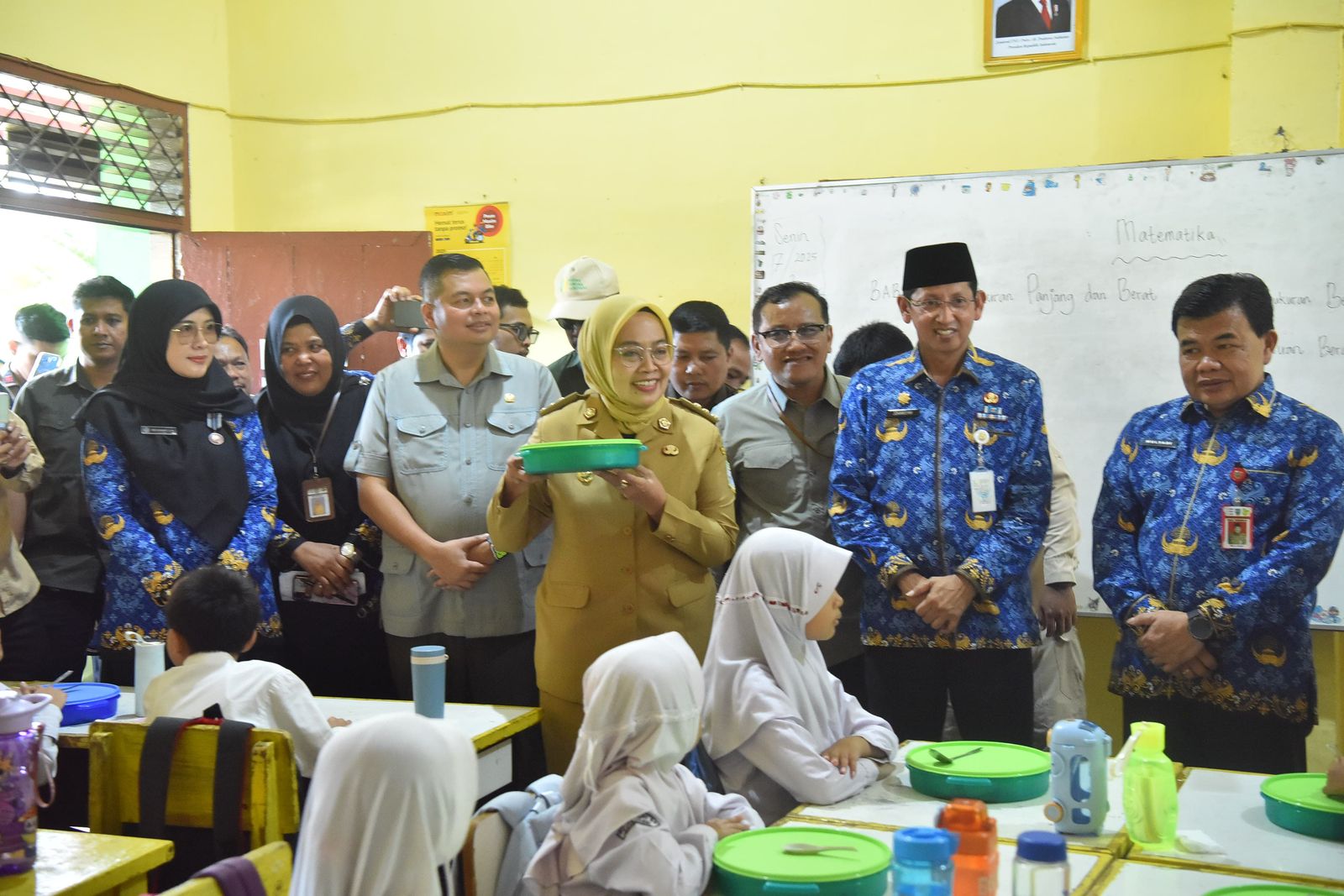 Resmi Diluncurkan, Makan Bergizi Gratis Di Kota Jambi Berlangsung Sukses di 14 Sekolah