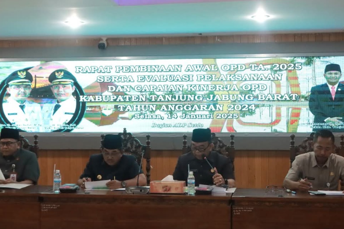 Bupati Anwar Sadat Pimpin Rakor Pembinaan Awal OPD Tahun 2025