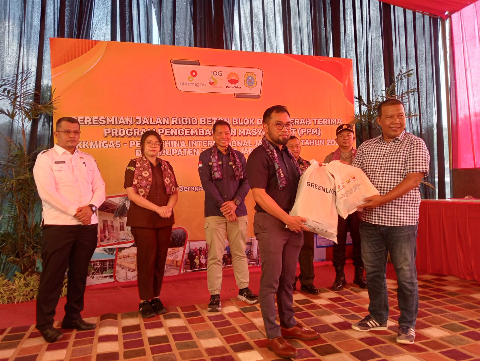 Masyarakat dan Pemkab Tanjab Timur Sangat Terbantu Dengan Adanya CSR SKK Migas-PetroChina