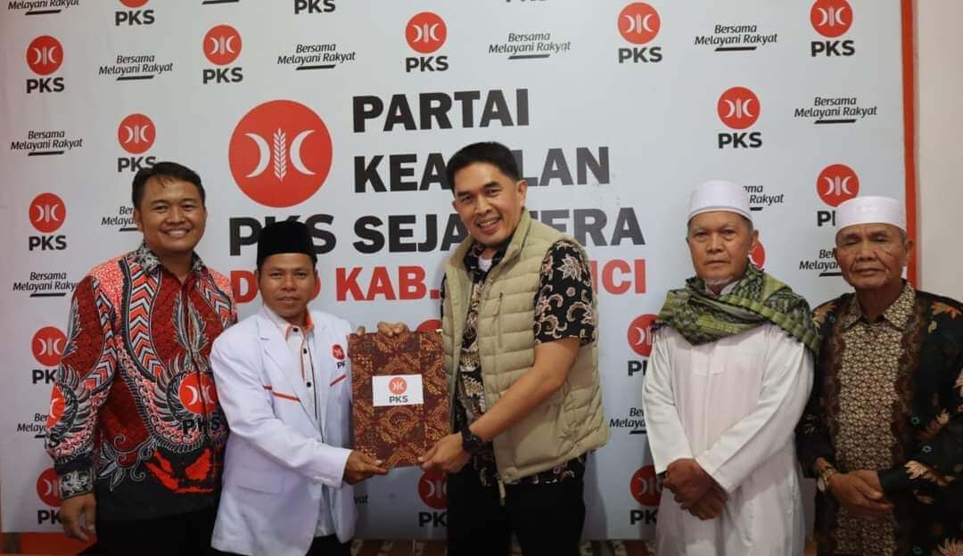 Daftar di PKS, Dr.dr, Deri Diantar Ketua Adat Tigo Luhah Semurup 