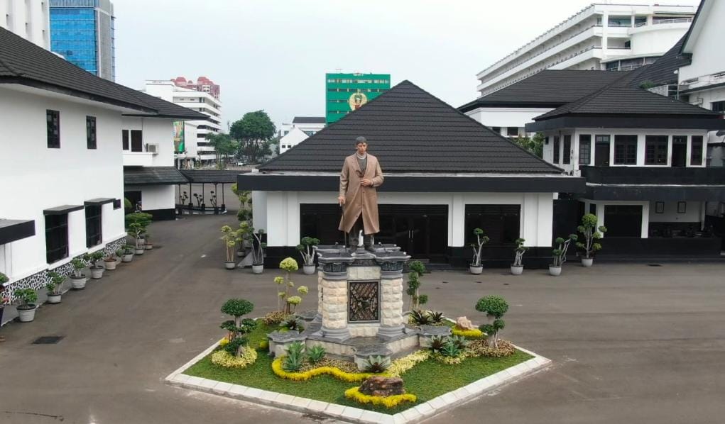 Bonceng Istri Hamil 6 Bulan, Anggota TNI Dikeroyok Preman, Hasilnya ...