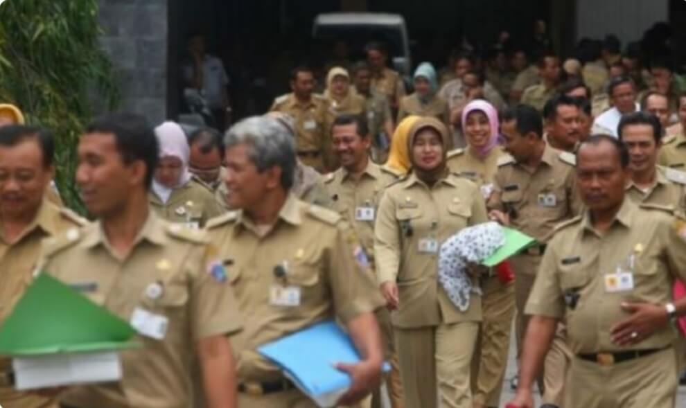 Honorer Aman! Presiden Jokowi Larang Pemberhentian Massal, Ini Kata Menpanrb Azwar Anas