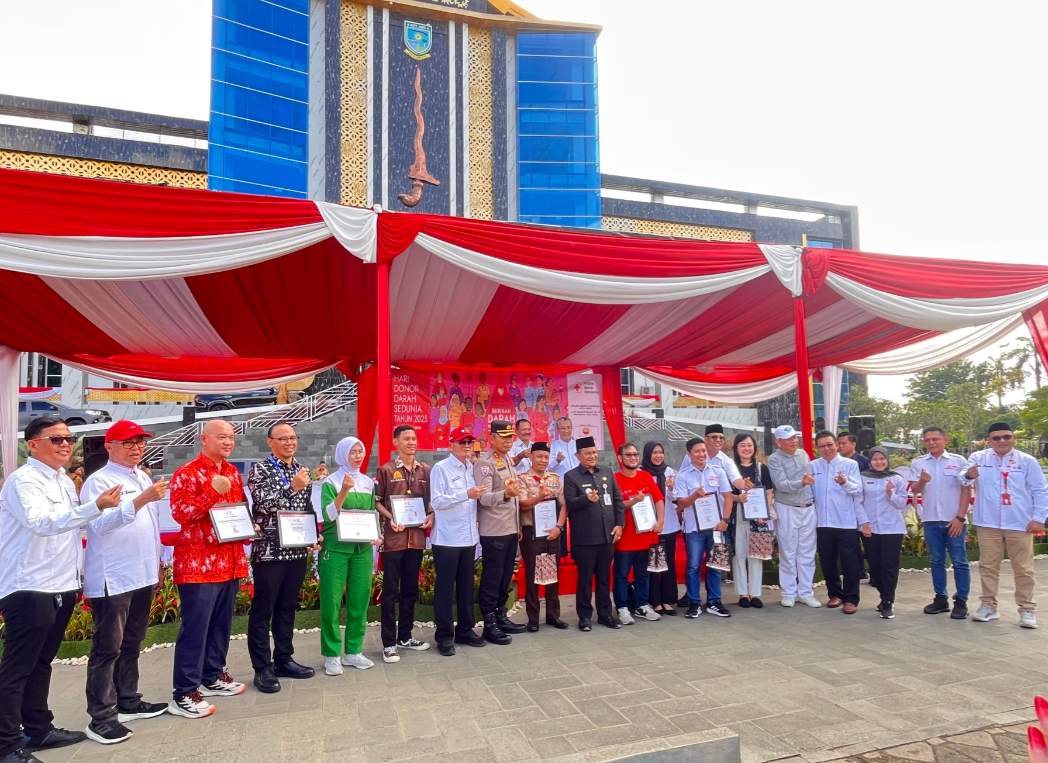 325 Peserta Ikuti Aksi Donor Darah SKK Migas PetroChina di Lapangan Graha Siginjai Walikota Jambi