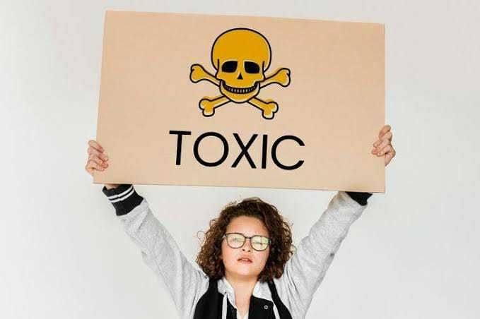 7 Zodiak Paling Toxic, Gak Suka Lihat Orang Lain Berhasil 