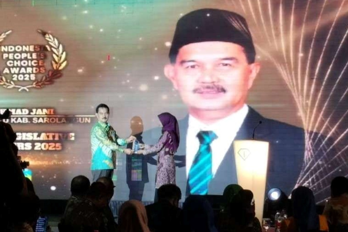 Ketua DPRD Sarolangun Raih The Best Legislative Leader 2025 dari The One Magazine  