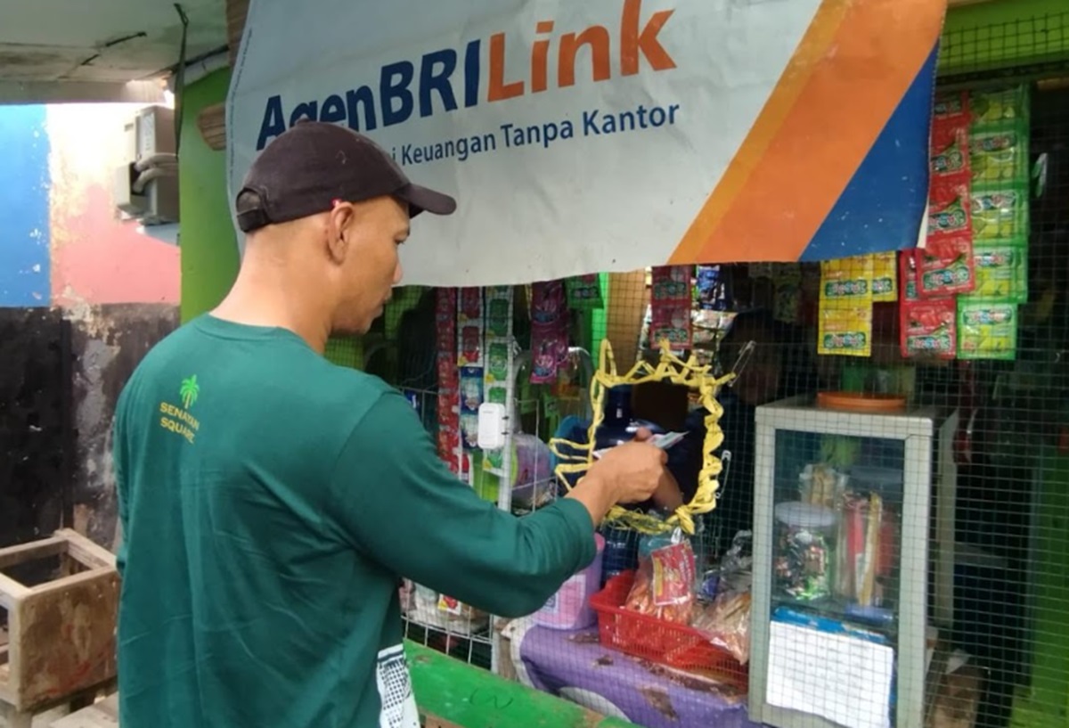 Pahlawan Inklusi Keuangan, AgenBRILink di Tengah Kebun Kelapa Sawit Berhasil Dekatkan Layanan Perbankan 