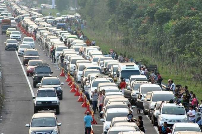 Viral Macet di Jalan Jambi - Palembang, Ini Tips Hadapi Kemacetan saat Mudik