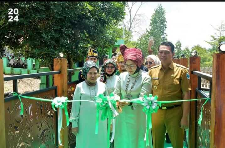 Bupati M Fadhil Resmikan Pusat Oleh Oleh Kabupaten Batanghari 