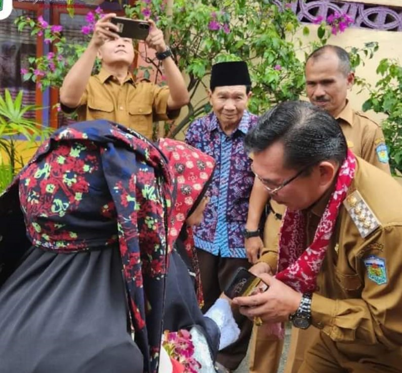 Wako Ahmadi Resmi Lauching Sekolah Lansia Tangguh Tanggo Desa Koto Renah