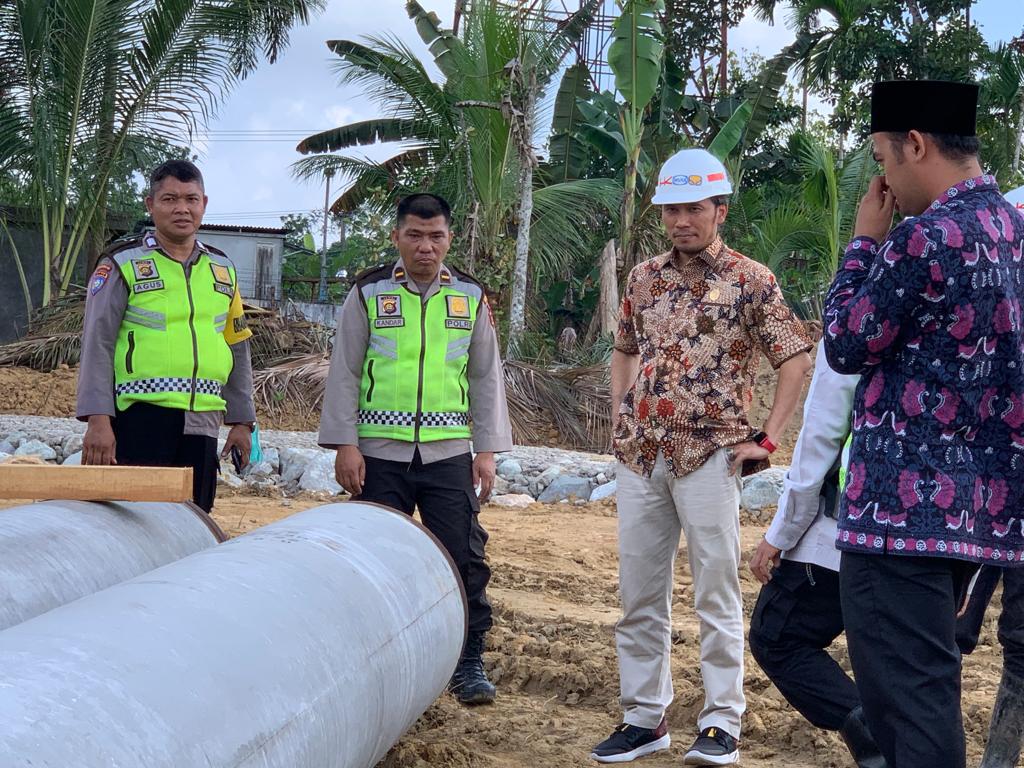 Ketua DPRD Provinsi Jambi Edi Purwanto Cek Pembangunan Jalan Tol Jambi-Betung di Desa Muaro Sebapo