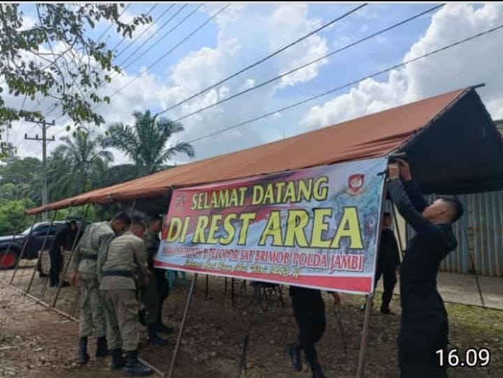 Batalyon B Pelopor Satbrimob Polda Jambi Dirikan Rest Area Untuk Pemudik, Ini Fasilitasnya