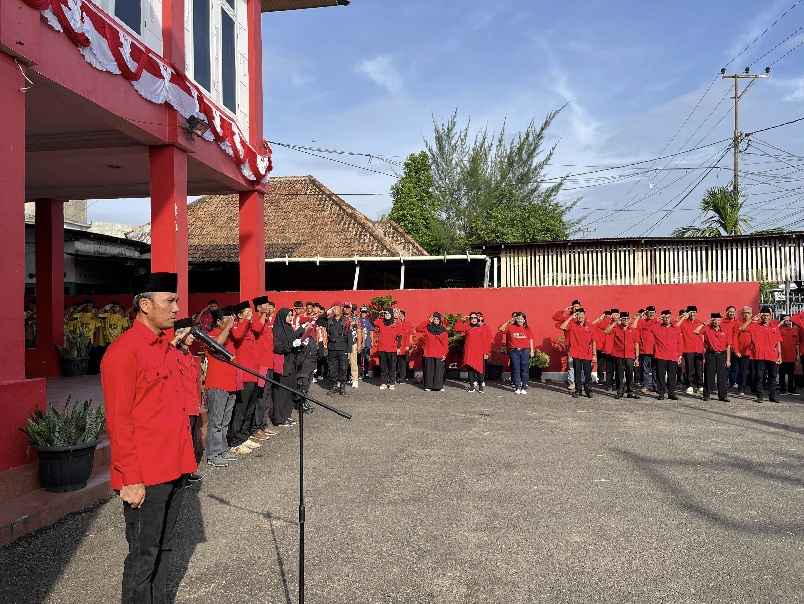 HUT ke-80 RI, Edi Purwanto Pimpin Upacara di Kantor DPD PDI Perjuangan Jambi