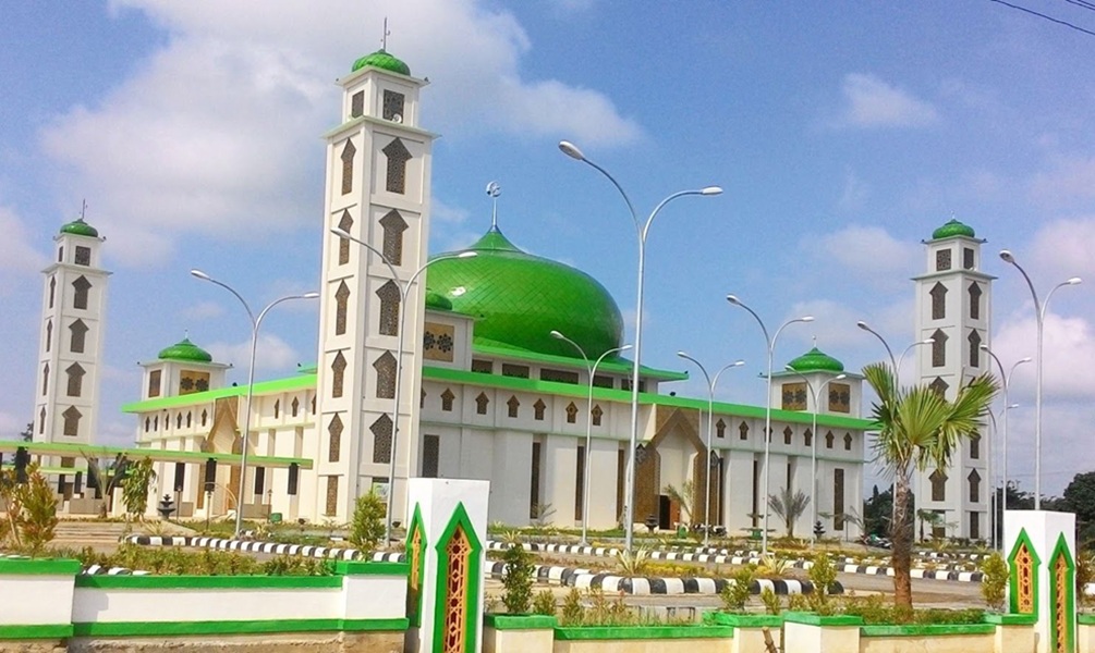 PKL Wajib Baca! Pol PP Kabupaten Tebo Larang Jualan Pagi di Masjid Agung Al Ittihad
