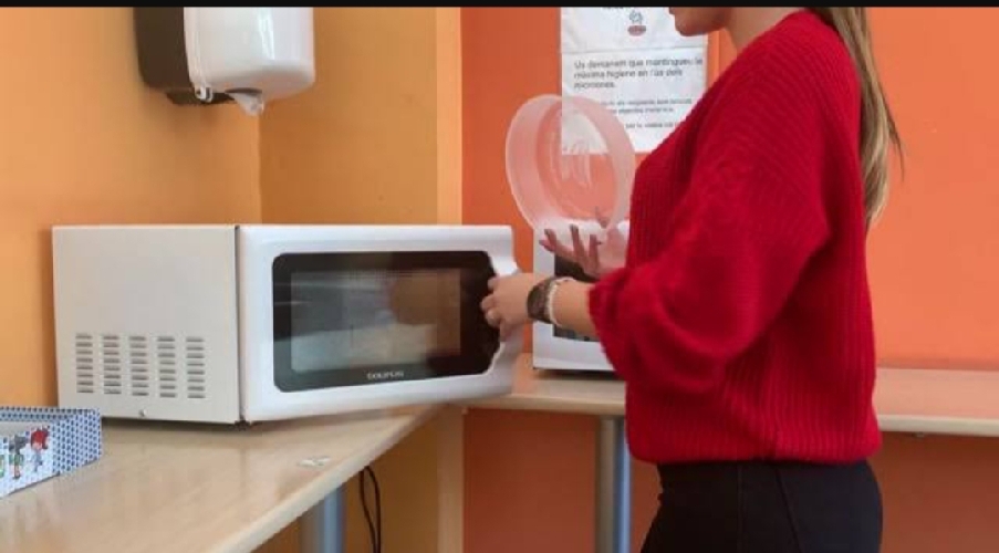 Menghangatkan Makanan Pakai Microwave Picu Pertumbuhan Kanker? Ini Penjelasan Ahli