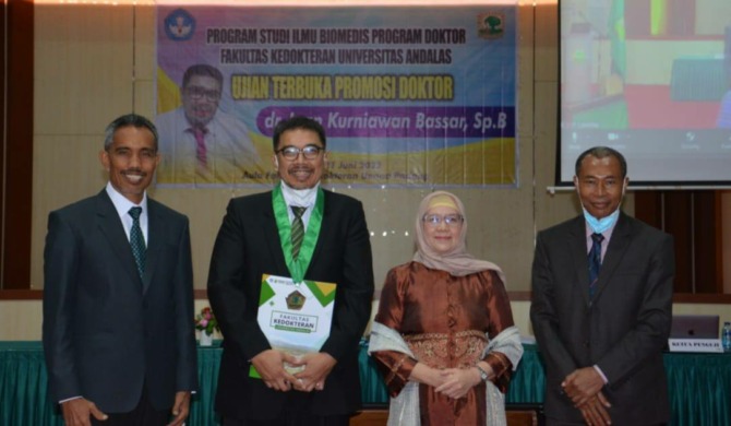 Ivan Kurniawan Bassar Raih Gelar Doktor, Teliti Pasien Ulkus Kaki Diabetik