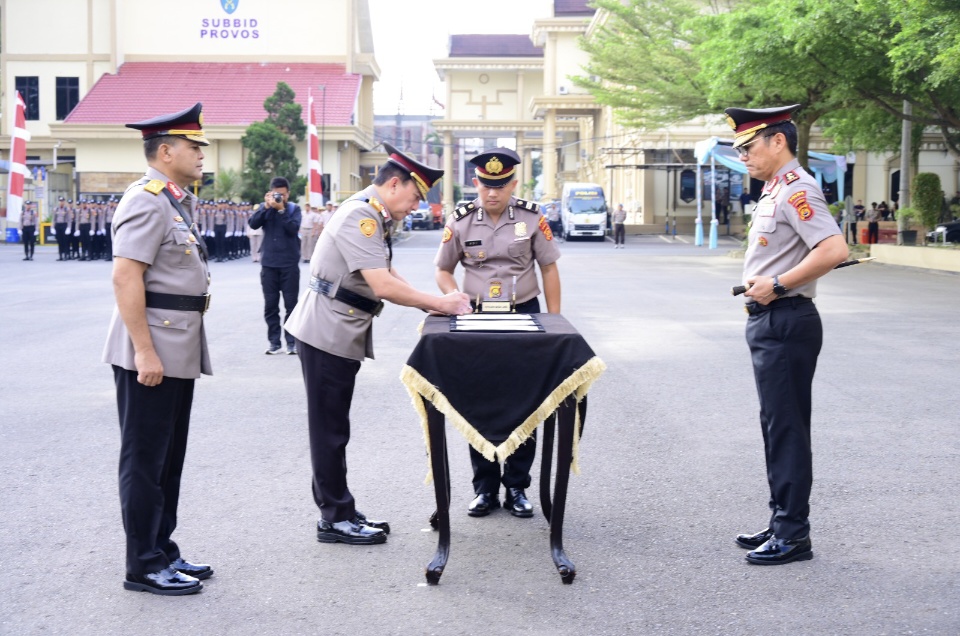 Resmi! Brigjen Pol Benny Ali Jabat Wakapolda Jambi, Kapolda Jambi Pimpin Sertijab 
