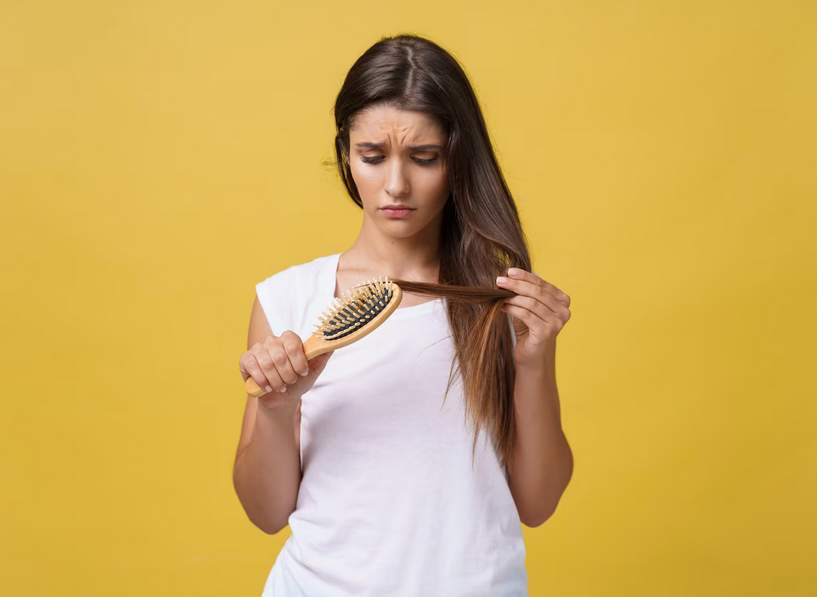 Sering Rontok Lebih dari 100 Helai Rambut Sehari? Bisa Jadi Tanda Bahaya Ini