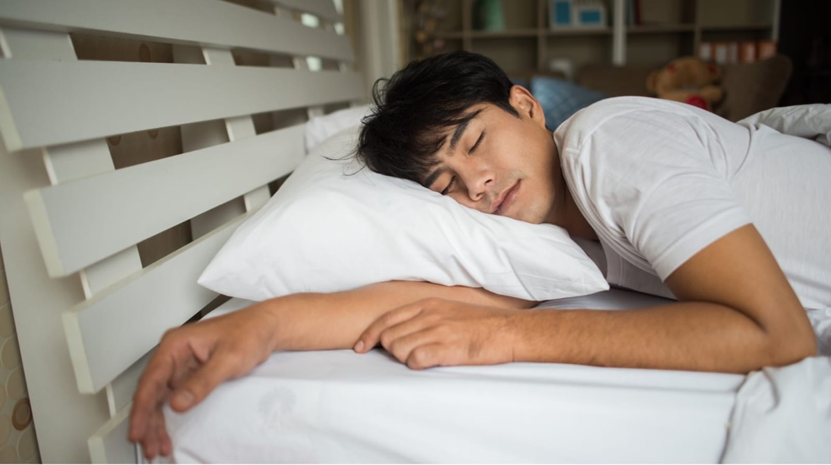 Kalian Sering Tidur Siang Saat Puasa? Ini Manfaat dan Kelebihannya