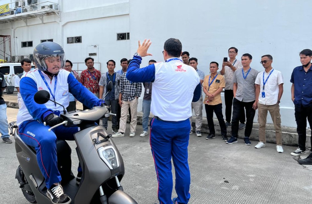 Instruktur Safety Riding Honda Cerahkan Ratusan Ribu Masyarakat