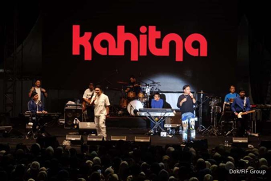 Romantis Banget! Ini Lirik Lagu Cantik dari Kahitna, Bikin Jatuh Cinta Lagi