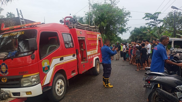 Suami Tampal Ban, Istri Tuang Pertalite ke Botol, Rumah dan Mobil Katana di Muaro Jambi Ludes Terbakar