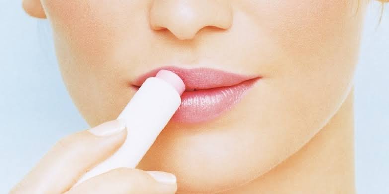 Selamat Tinggal Bibir Gelap dan Pecah Pecah, Ini Rekomendasi Lip Balm Mengandung  SPF 