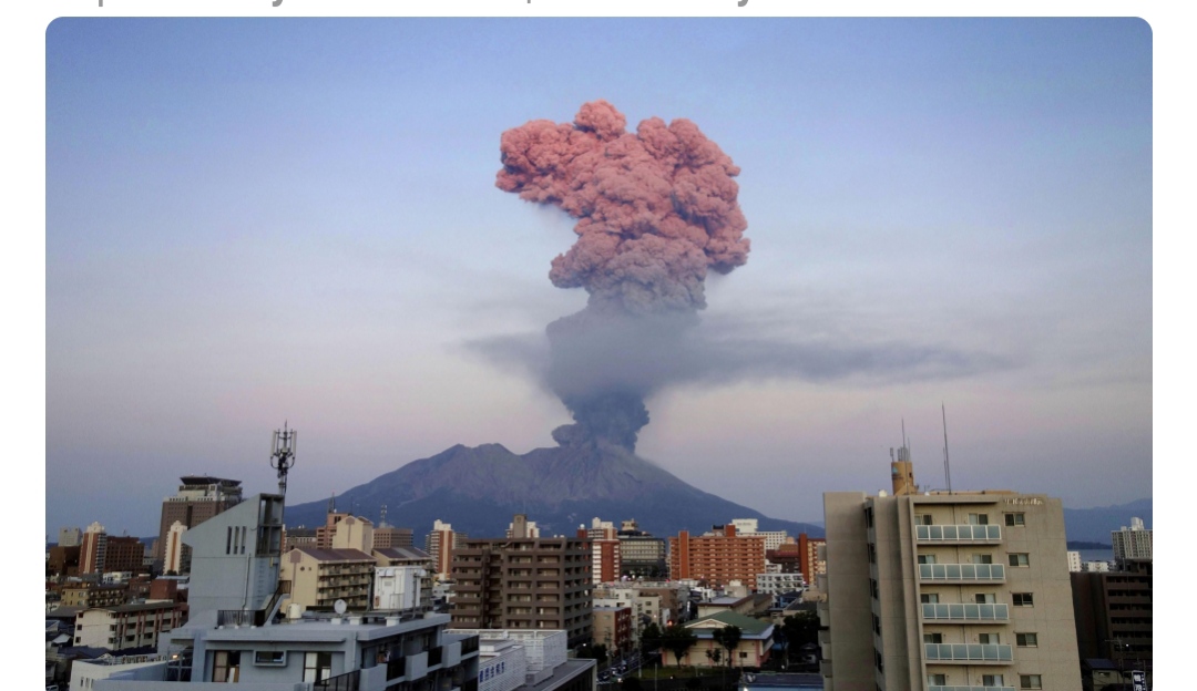 Duaar....Gunung Merapi Sakurajima di Jepang Meletus 2 Kali