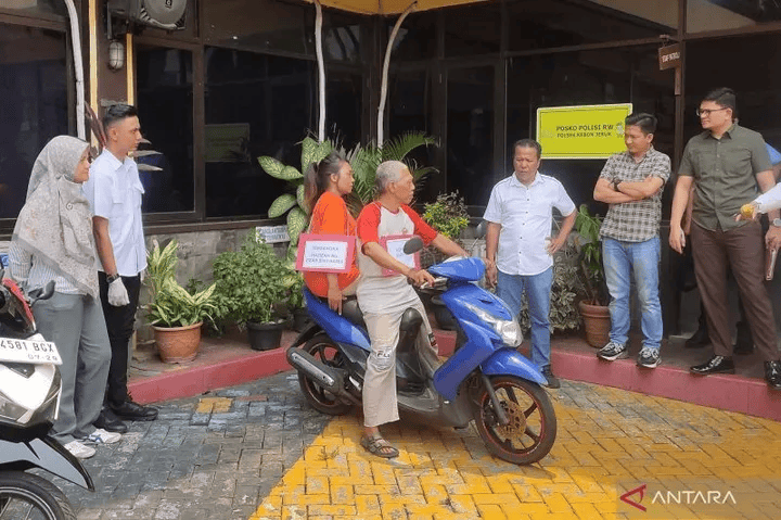 Istri di Jakbar Gelap Mata Usai Lihat Chat, Potong Alat Vital Suami Saat Tidur