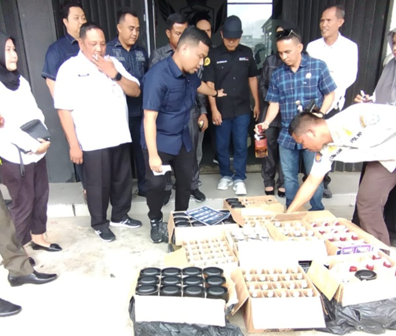 Waduh! Ketua DPRD Bungo Temukan Puluhan Dus Miras di Zaus saat Sidak Tempat Hiburan Malam