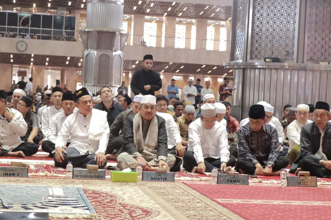 Bupati Tanjabbar Sampaikan Khutbah Jumat di Masjid Istiqlal Jakarta