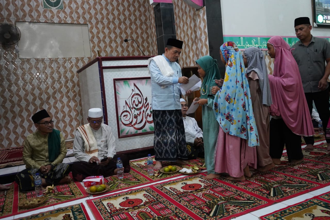 Safari Ramadan di Desa Meranti, Gubernur Jambi Al Haris Ajak Masyarakat Pererat Silaturahmi