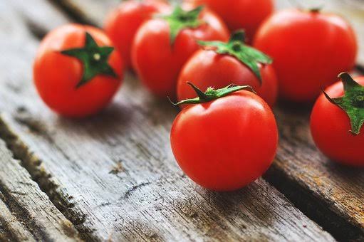 4 Manfaat Masker Tomat untuk Kesehatan Kulit Wajah, Jerawat Hilang Bikin Glow Up