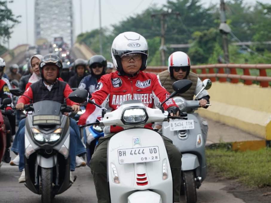 Gubernur Al Haris Gaspol di Sunmori Merdeka, Ratusan Bikers Jambi Tumpah Ruah di Jalanan