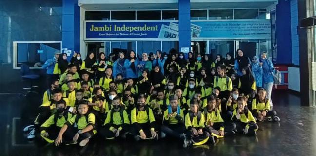 Kunjungi Jambi Independent, Siswa SMPN 6 Kabupaten Muaro Jambi Tingkatkan Pengetahuan Kewirausahaan