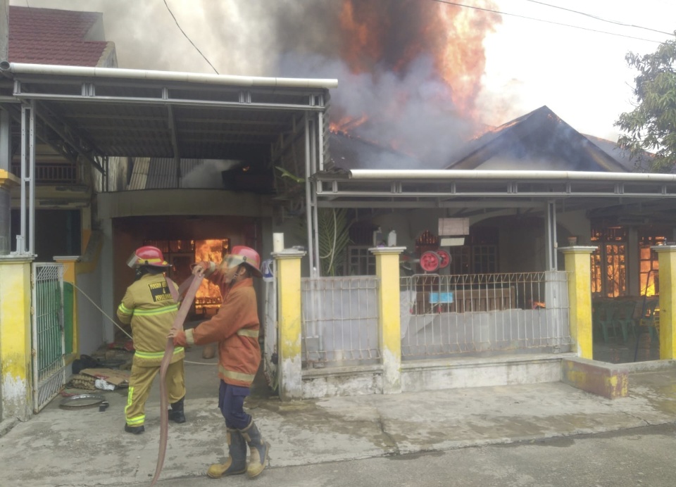 Kebakaran di BTN Lintas Asri Bungo, 1 Rumah Hangus Terbakar